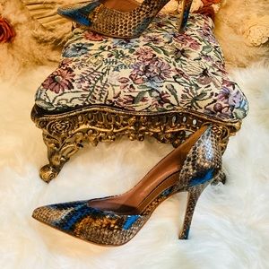 Women’s size 36 1/2 Vince Camuto snake skin style heels